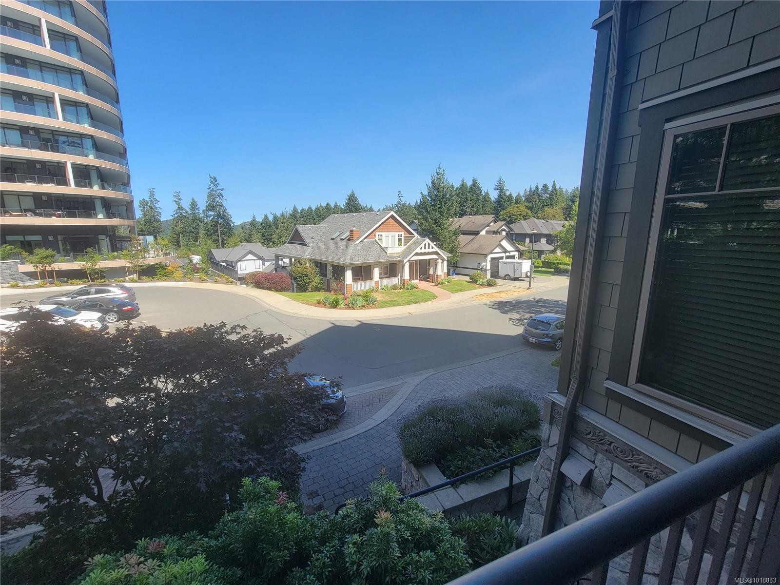 205-2006 Troon Crt, Langford, BC - Outdoor