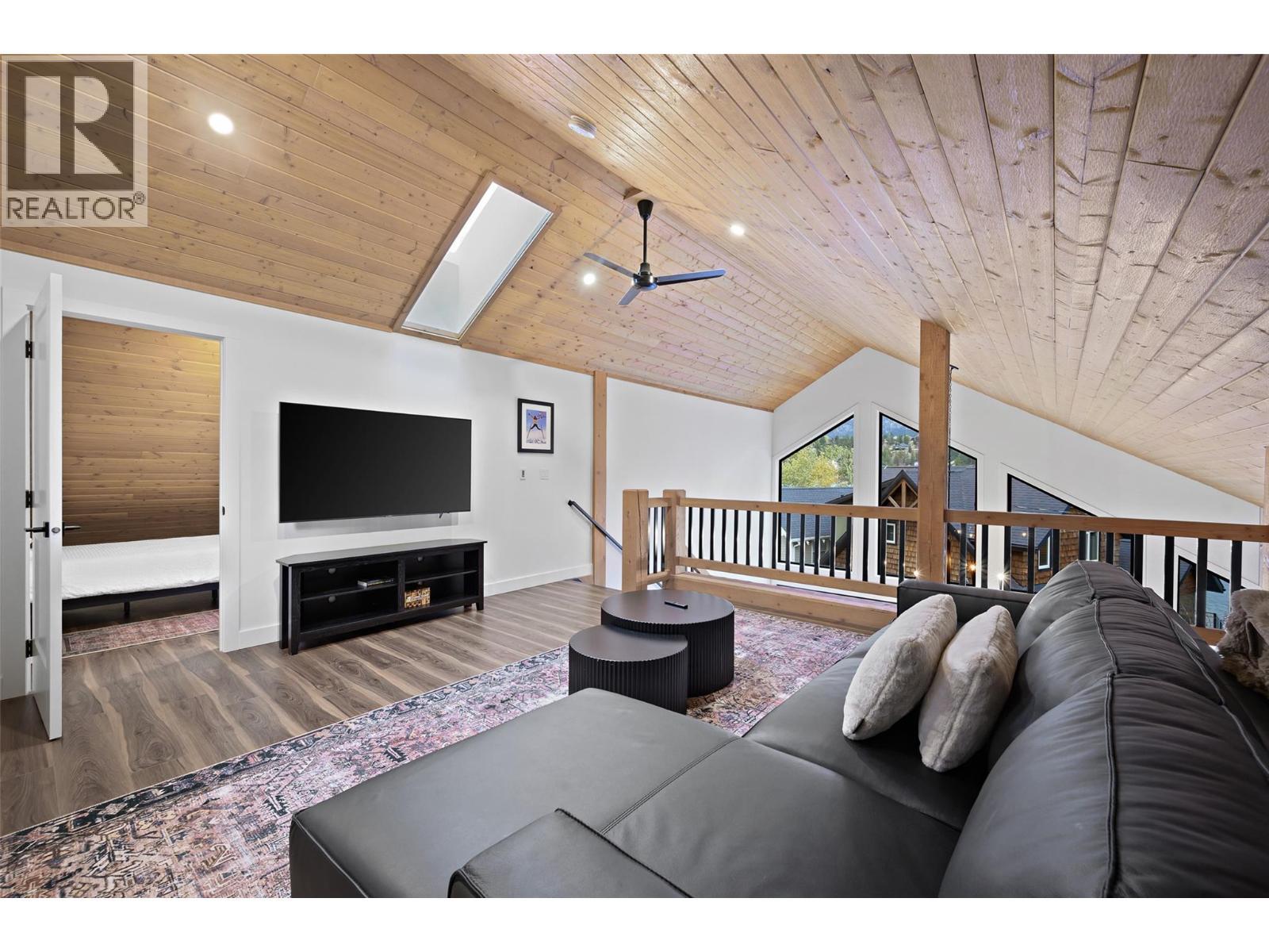 1614 Lower Lakeview Lane, Invermere, BC - Indoor