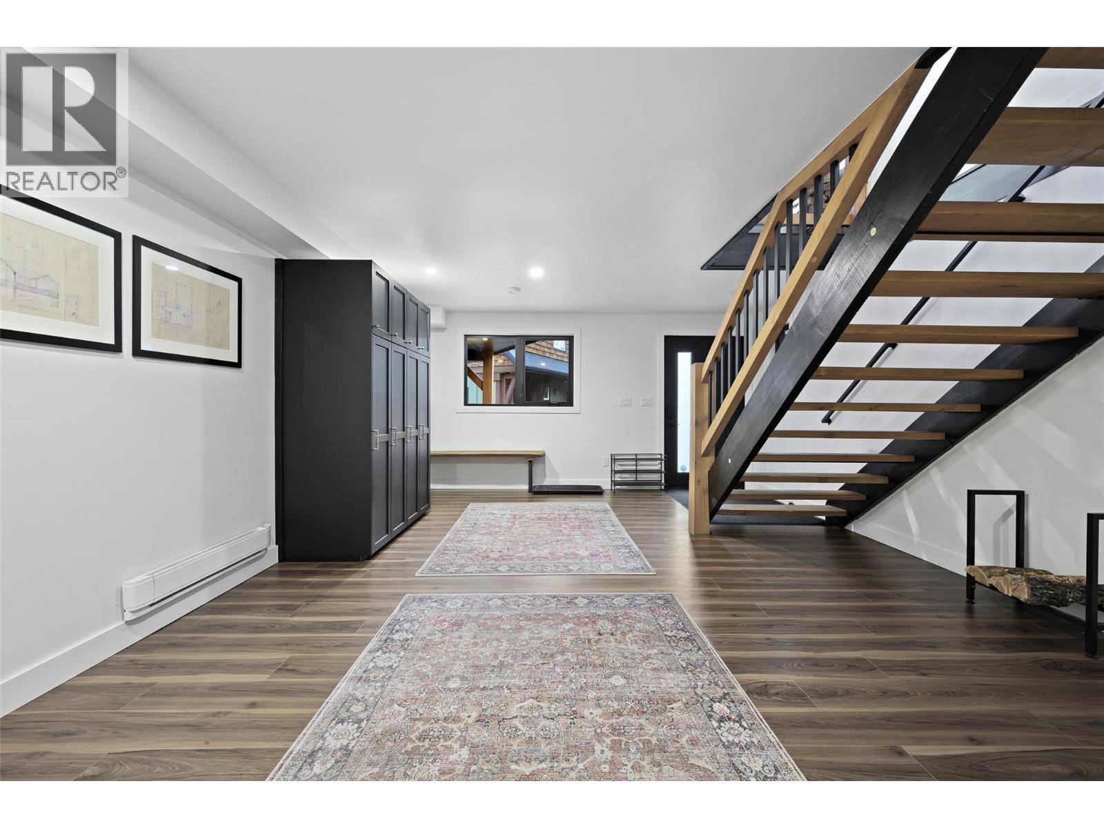 1614 Lower Lakeview Lane, Invermere, BC - Indoor Photo Showing Other Room