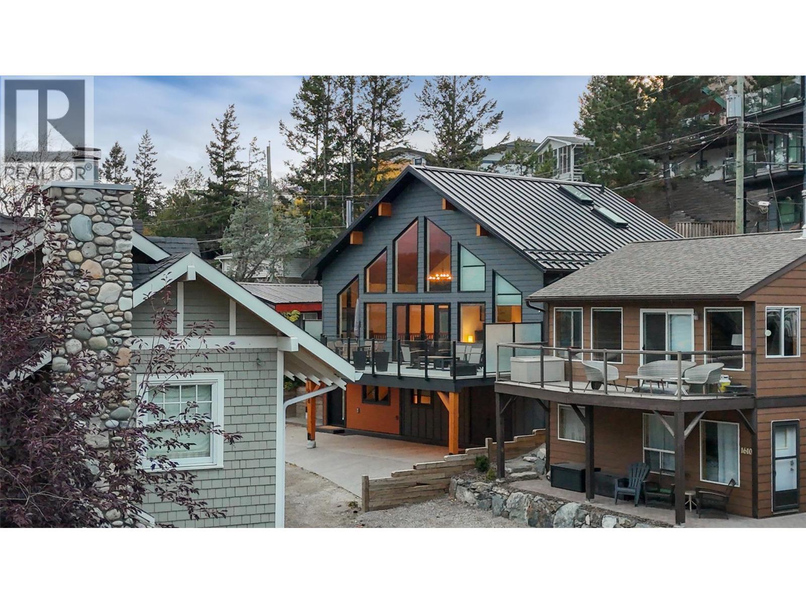 1614 Lower Lakeview Lane, Invermere, BC - Outdoor