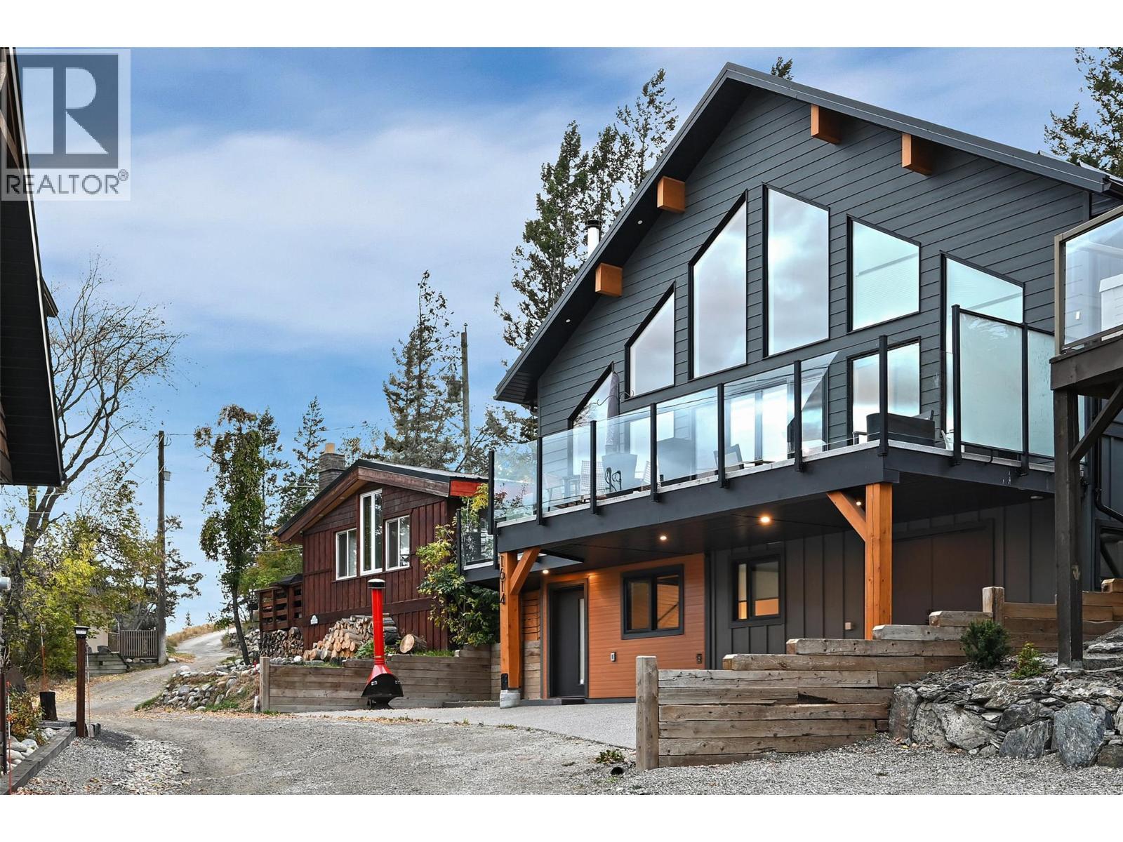 1614 Lower Lakeview Lane, Invermere, BC - Outdoor
