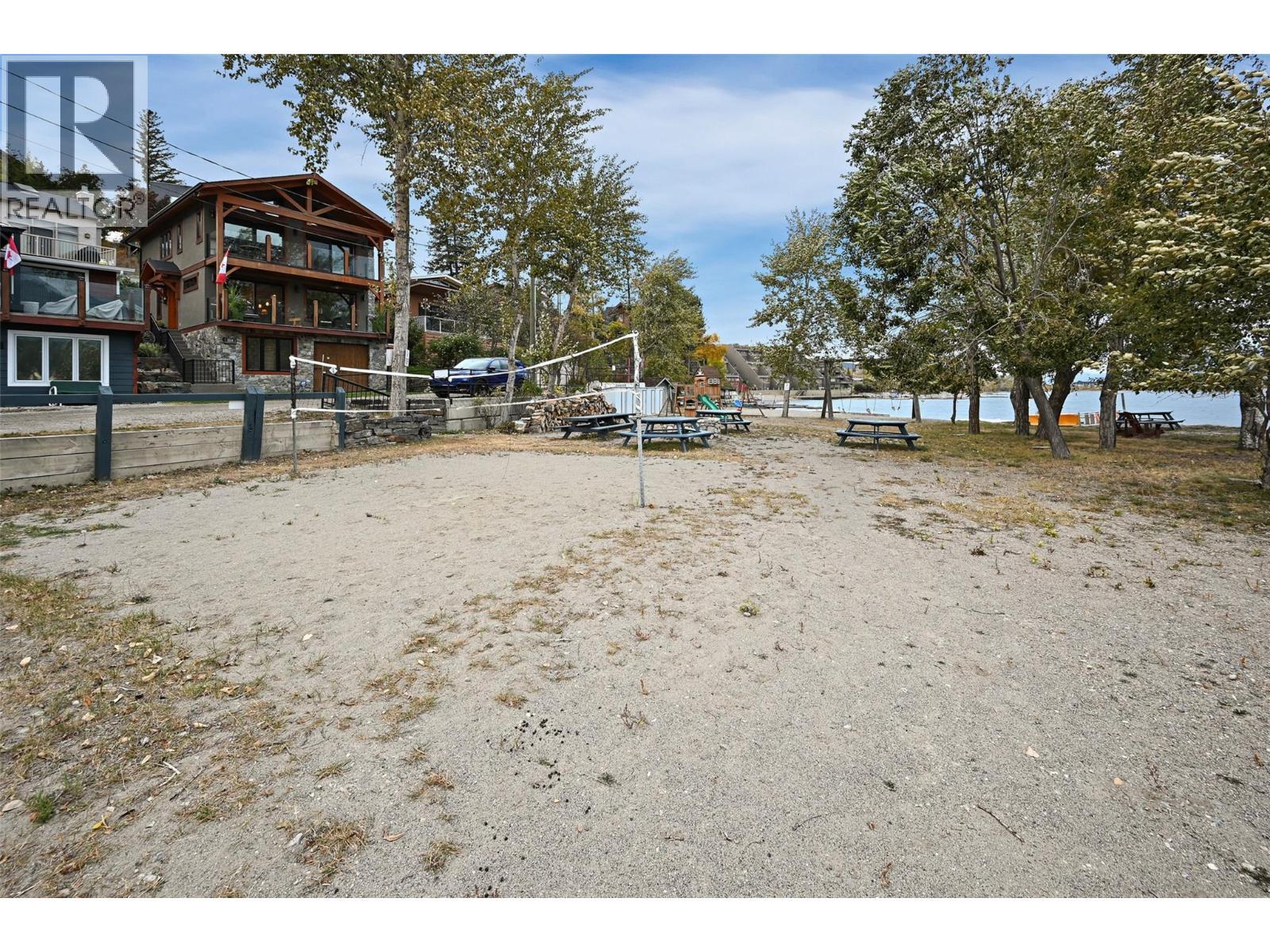 1614 Lower Lakeview Lane, Invermere, BC - Outdoor