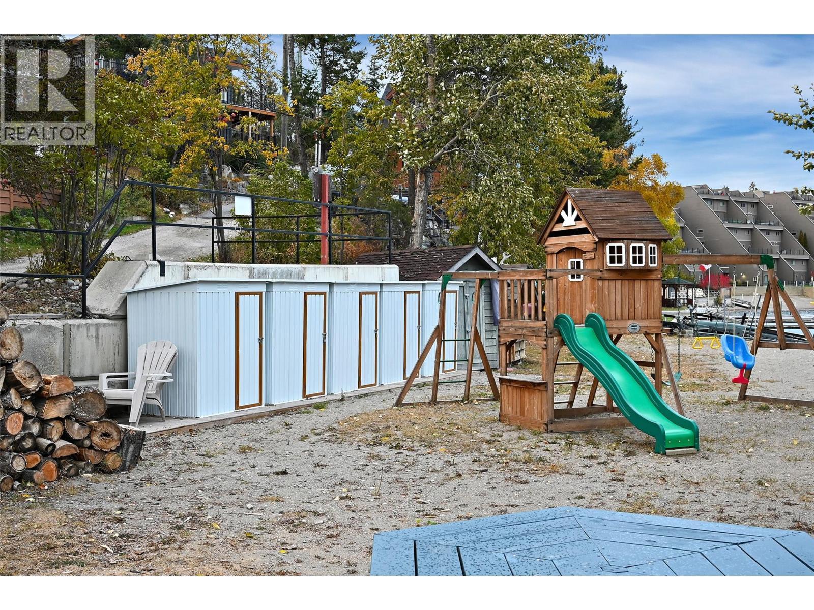 1614 Lower Lakeview Lane, Invermere, BC - Outdoor