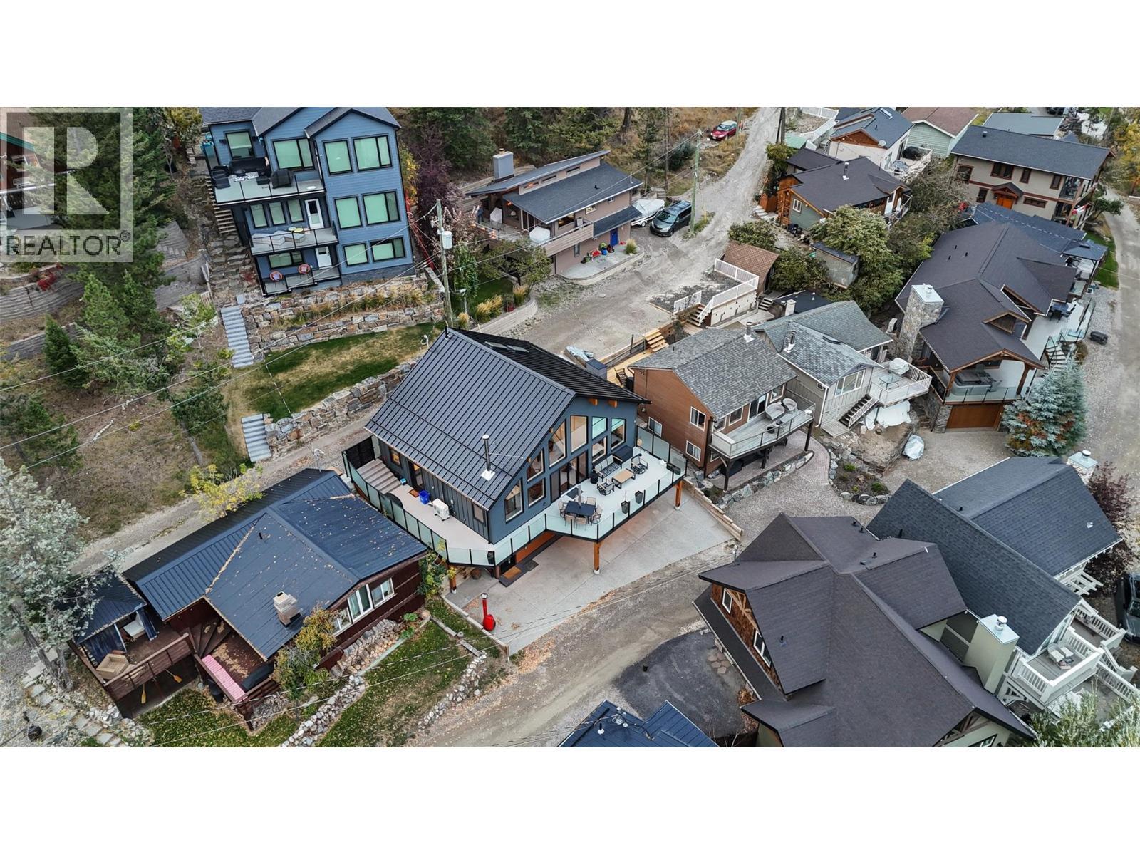 1614 Lower Lakeview Lane, Invermere, BC - Outdoor