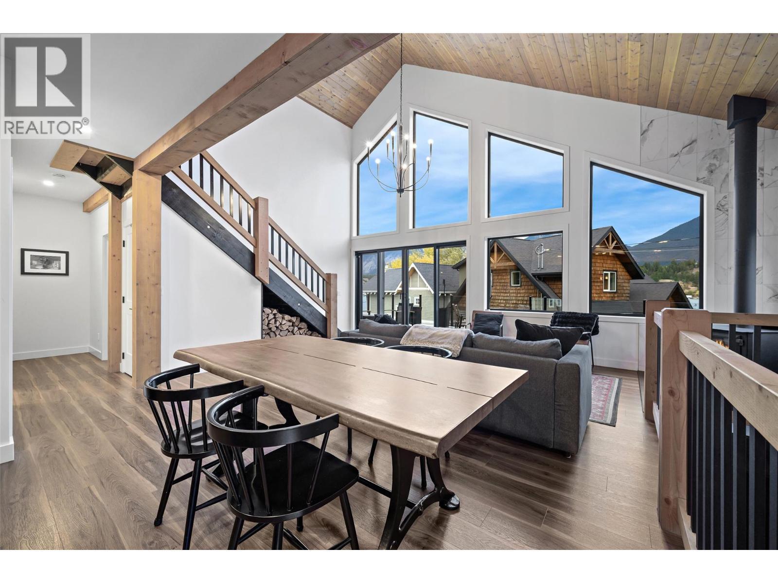 1614 Lower Lakeview Lane, Invermere, BC - Indoor