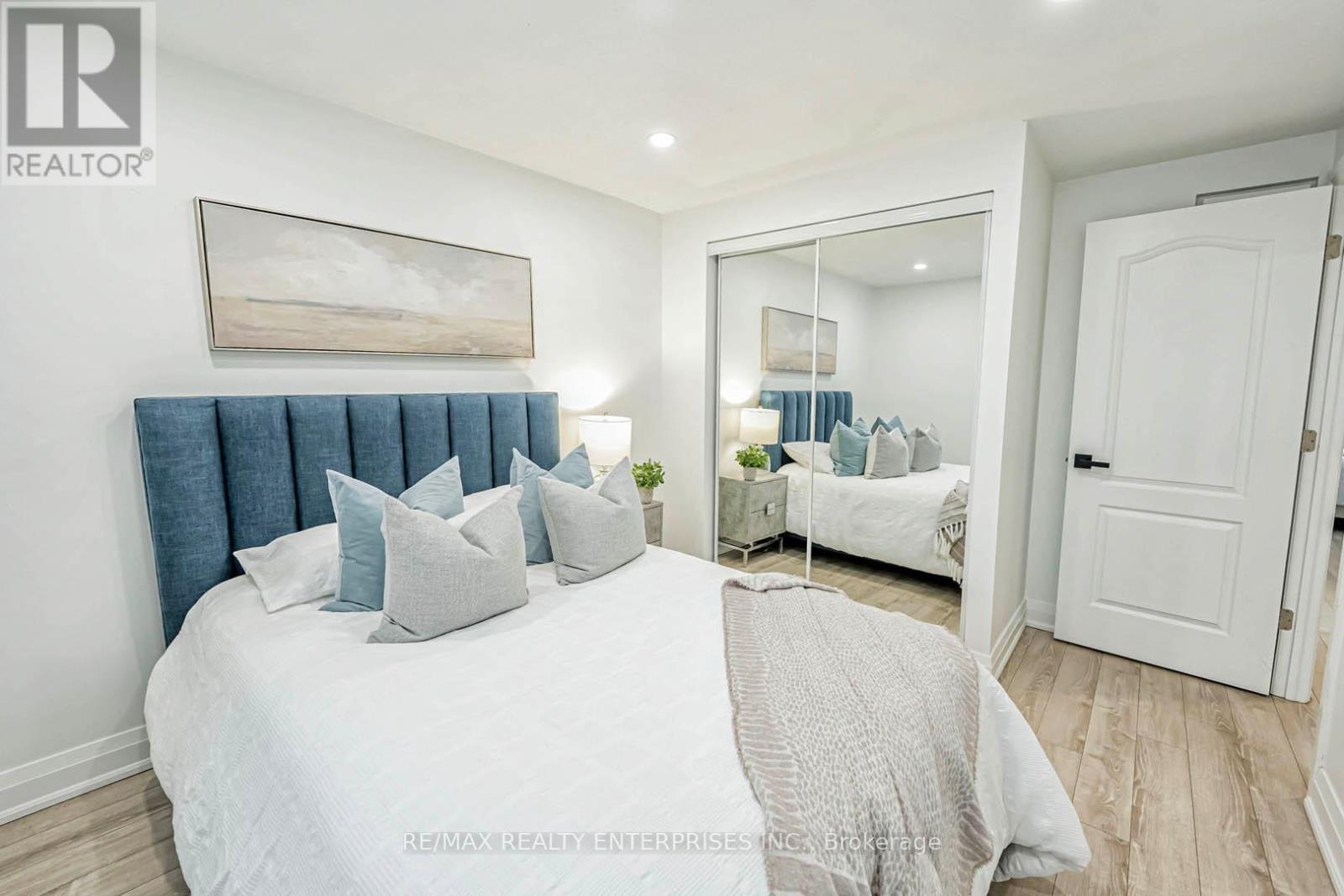 37 - 6679 Shelter Bay Road, Mississauga, ON - Indoor Photo Showing Bedroom