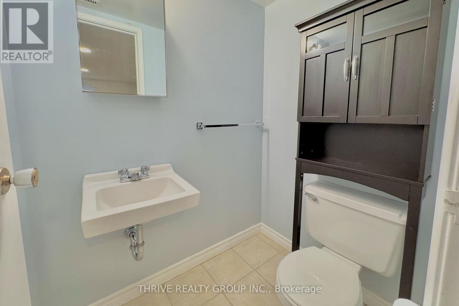 80 - 40 Tiffany Drive, London East (East I), ON - Indoor Photo Showing Bathroom