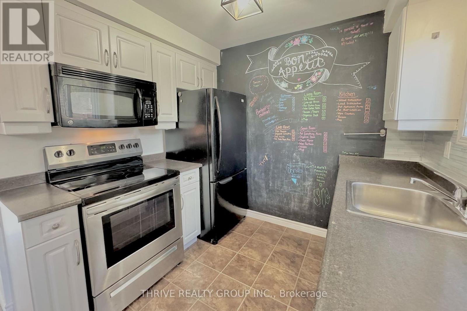 80 - 40 Tiffany Drive, London East (East I), ON - Indoor Photo Showing Kitchen