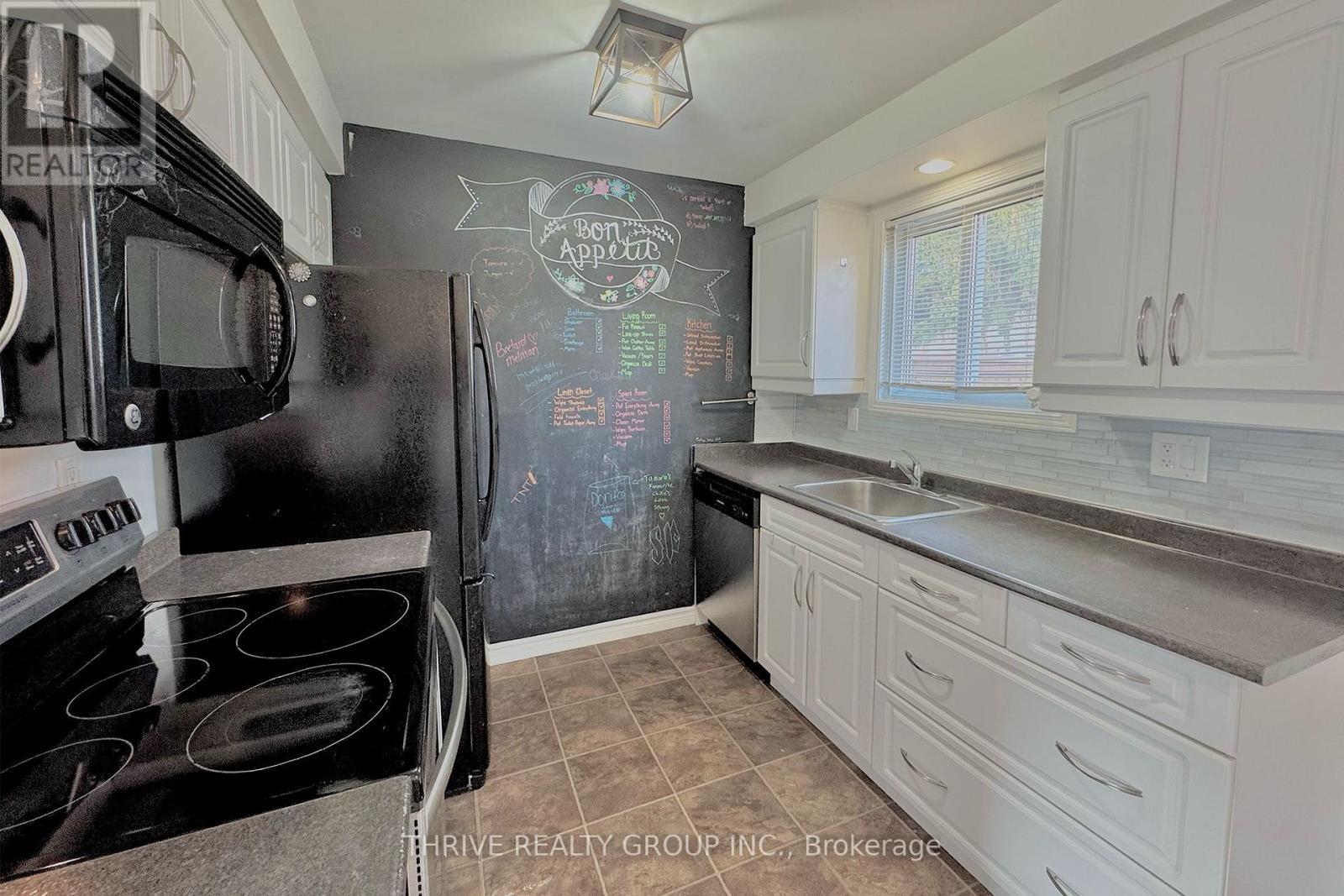 80 - 40 Tiffany Drive, London East (East I), ON - Indoor Photo Showing Kitchen