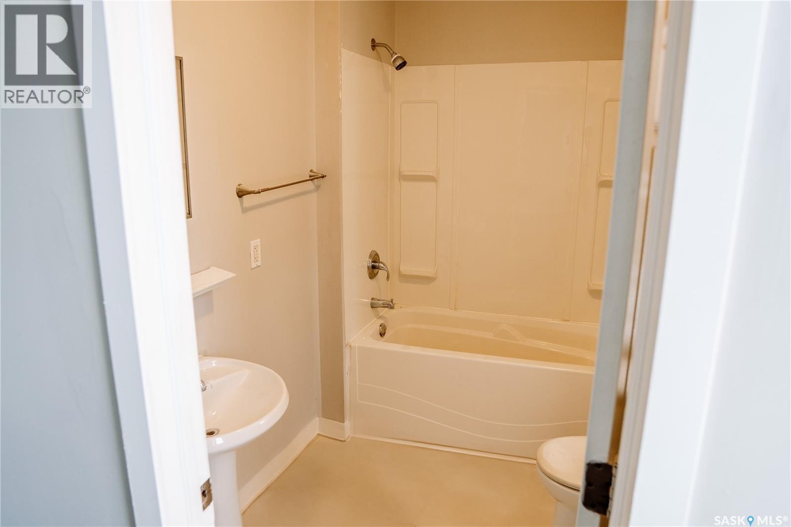 1174 Albert Street, Regina, SK - Indoor Photo Showing Bathroom