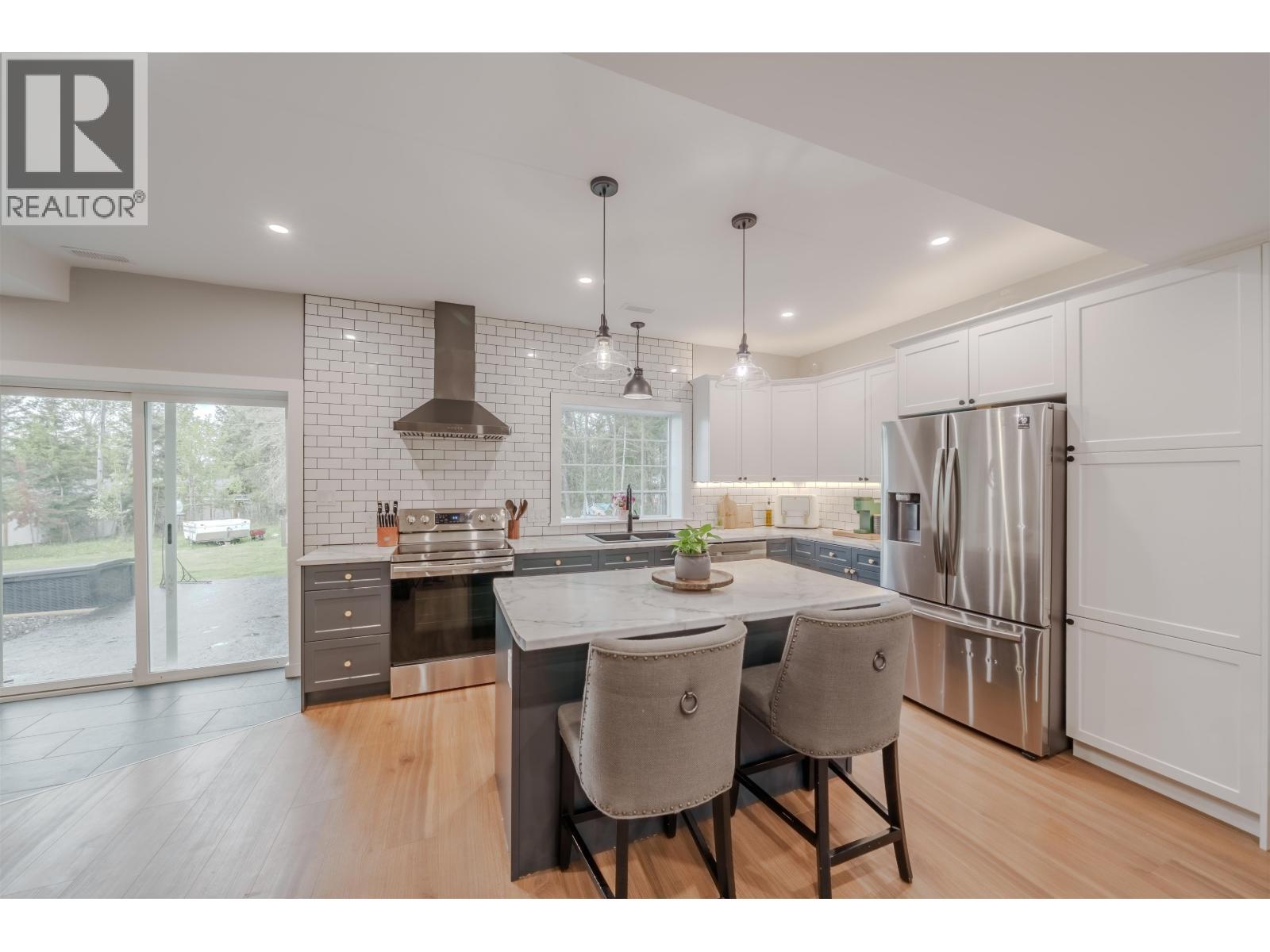 4908 Kitwanga Drive, 108 Mile Ranch, BC - Indoor