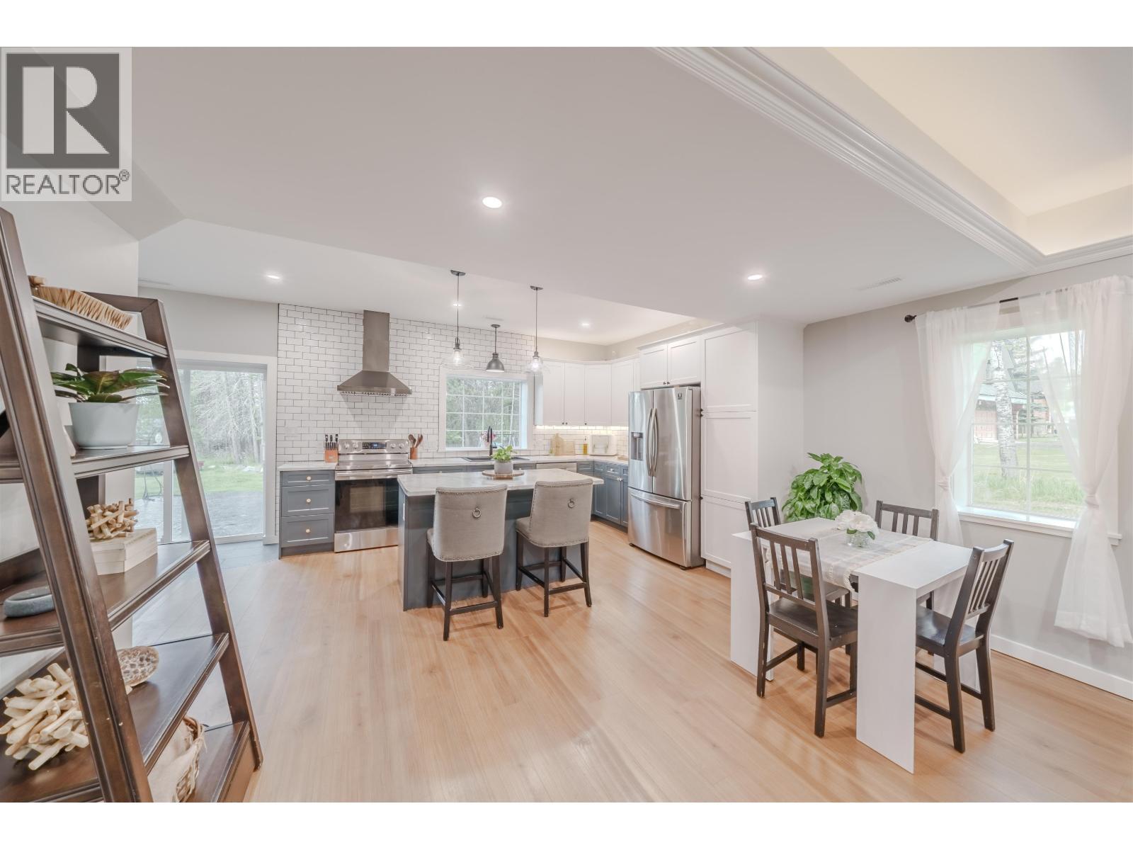 4908 Kitwanga Drive, 108 Mile Ranch, BC - Indoor Photo Showing Dining Room