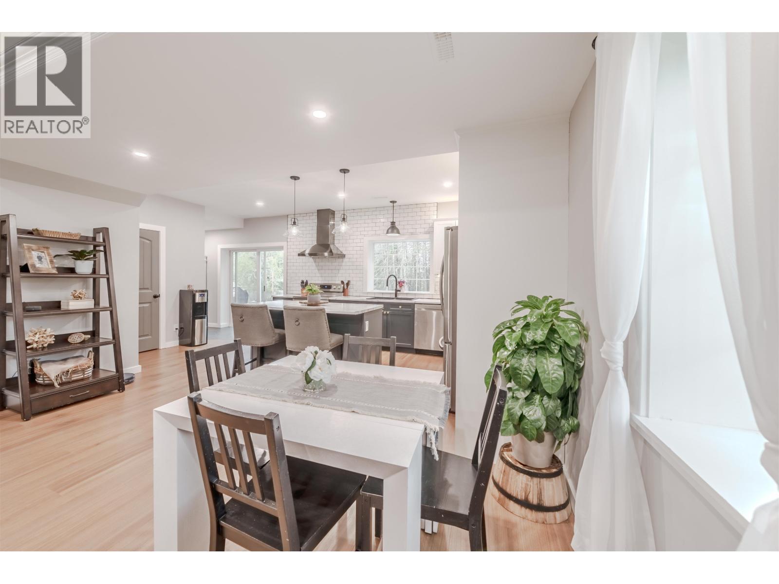 4908 Kitwanga Drive, 108 Mile Ranch, BC - Indoor Photo Showing Dining Room
