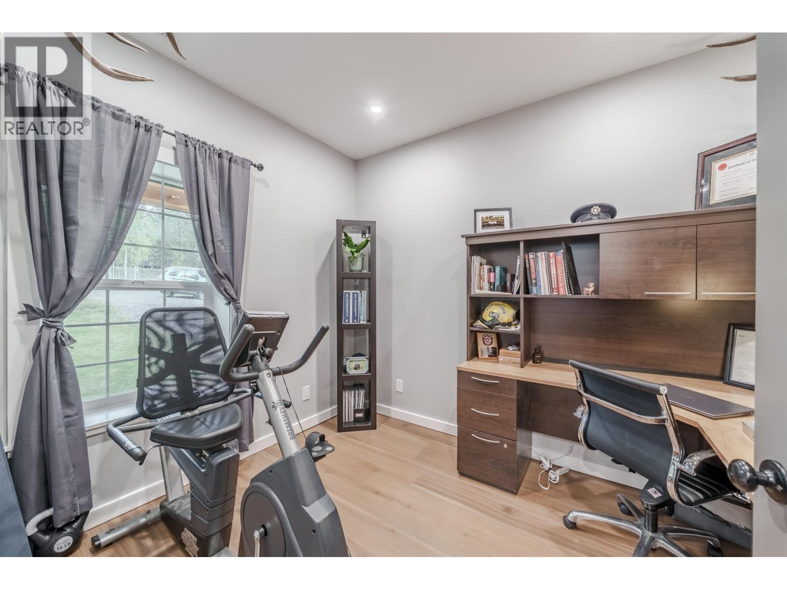 4908 Kitwanga Drive, 108 Mile Ranch, BC - Indoor
