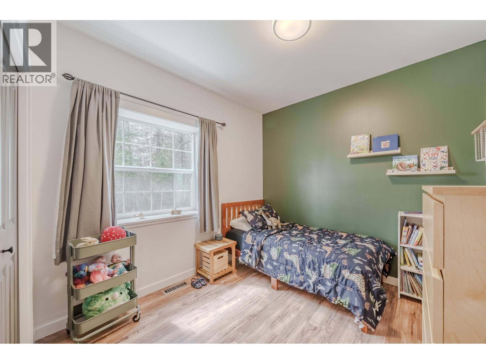 4908 Kitwanga Drive, 108 Mile Ranch, BC - Indoor Photo Showing Bedroom