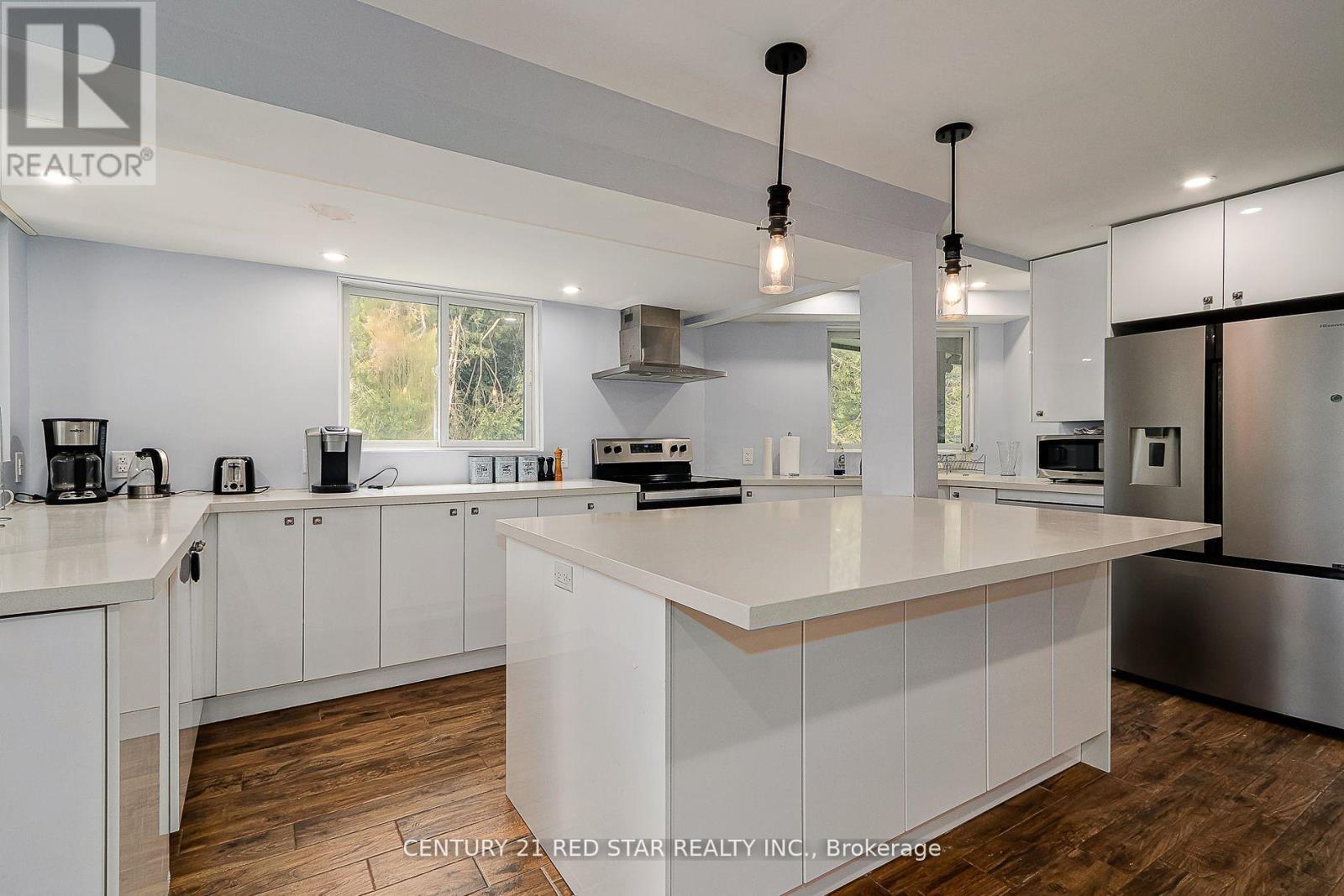 112 Nordic Road, Blue Mountains, ON - Indoor Photo Showing Kitchen With Upgraded Kitchen