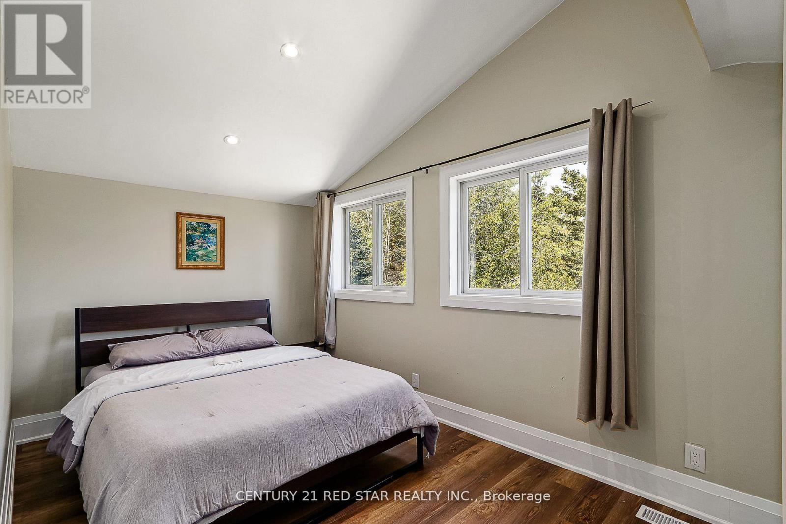 112 Nordic Road, Blue Mountains, ON - Indoor Photo Showing Bedroom