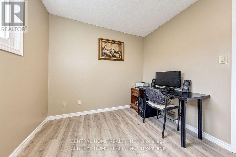 92 Pinemeadow Crescent, Waterloo, ON - Indoor Photo Showing Office