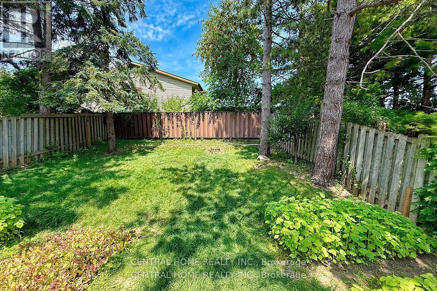 92 Pinemeadow Crescent, Waterloo, ON - Outdoor