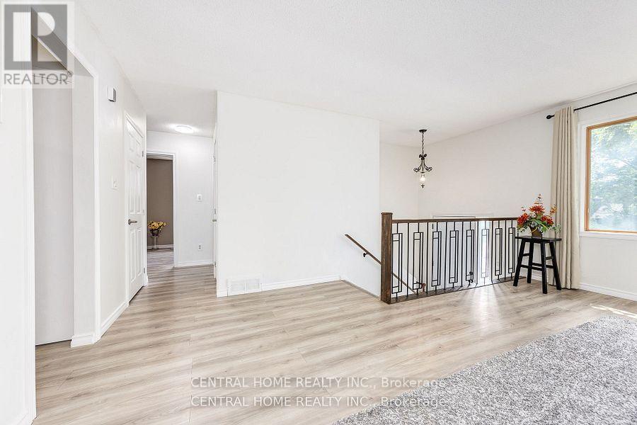 92 Pinemeadow Crescent, Waterloo, ON - Indoor Photo Showing Other Room