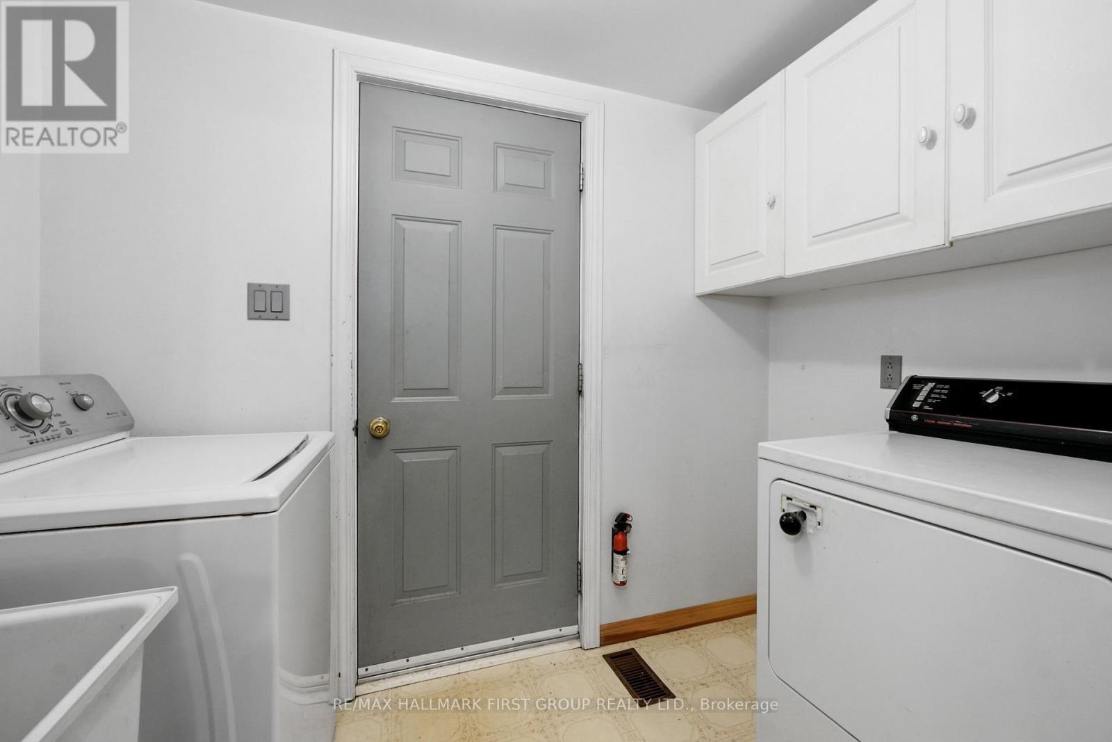 18 Skye Valley Drive, Cobourg, ON - Indoor Photo Showing Laundry Room