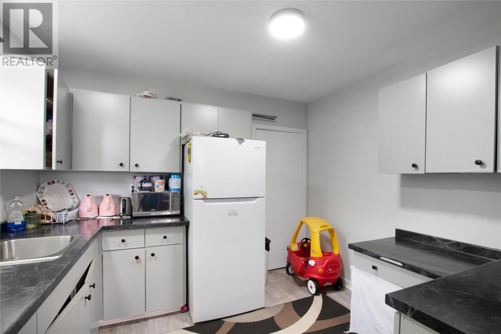 5 Blackwood Place, St Johns, NL - Indoor Photo Showing Kitchen