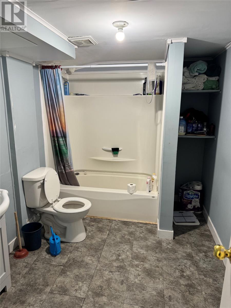 5 Blackwood Place, St Johns, NL - Indoor Photo Showing Bathroom
