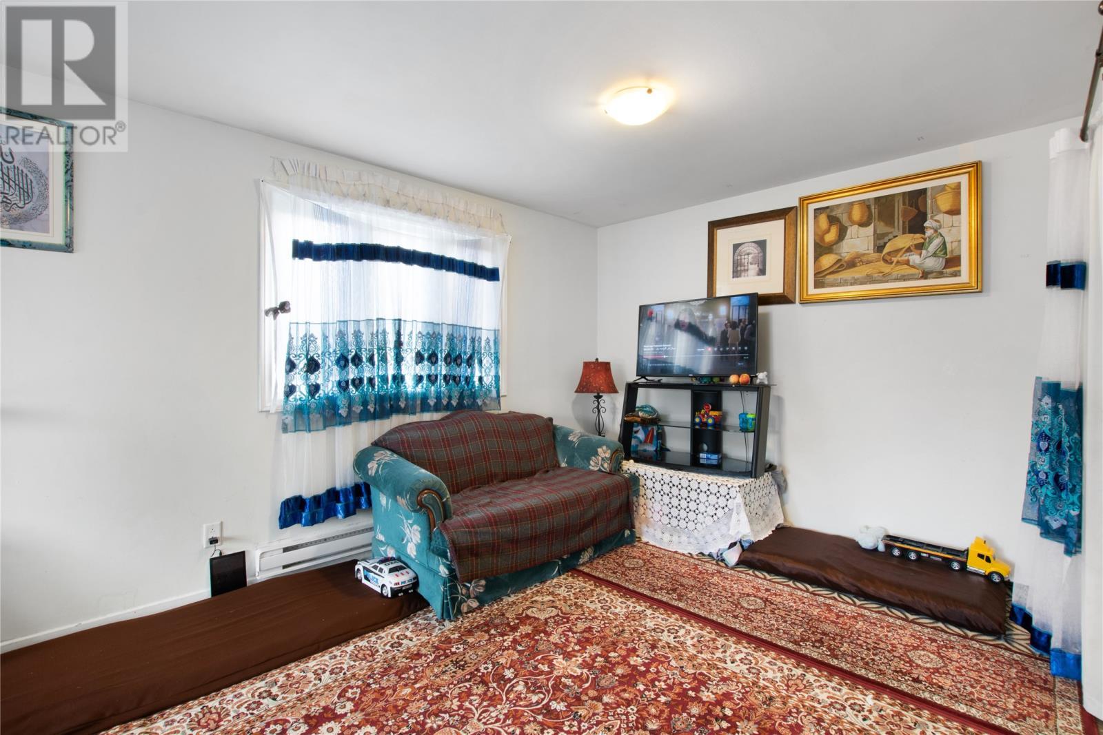 5 Blackwood Place, St Johns, NL - Indoor Photo Showing Living Room