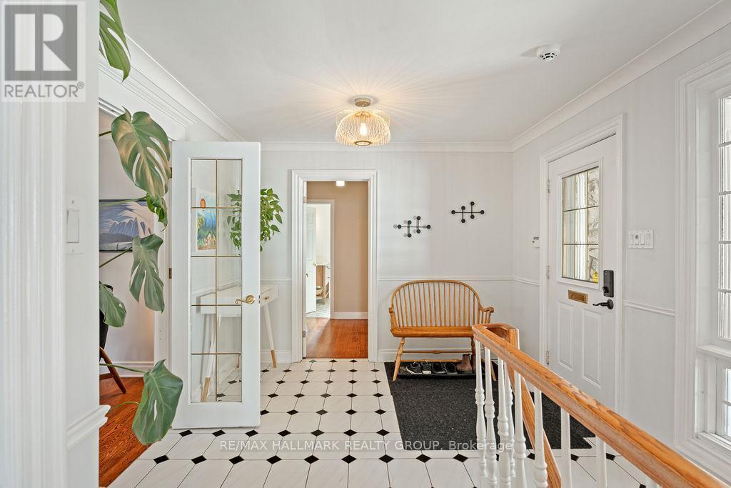 275 Crocus Avenue, Ottawa, ON - Indoor Photo Showing Other Room