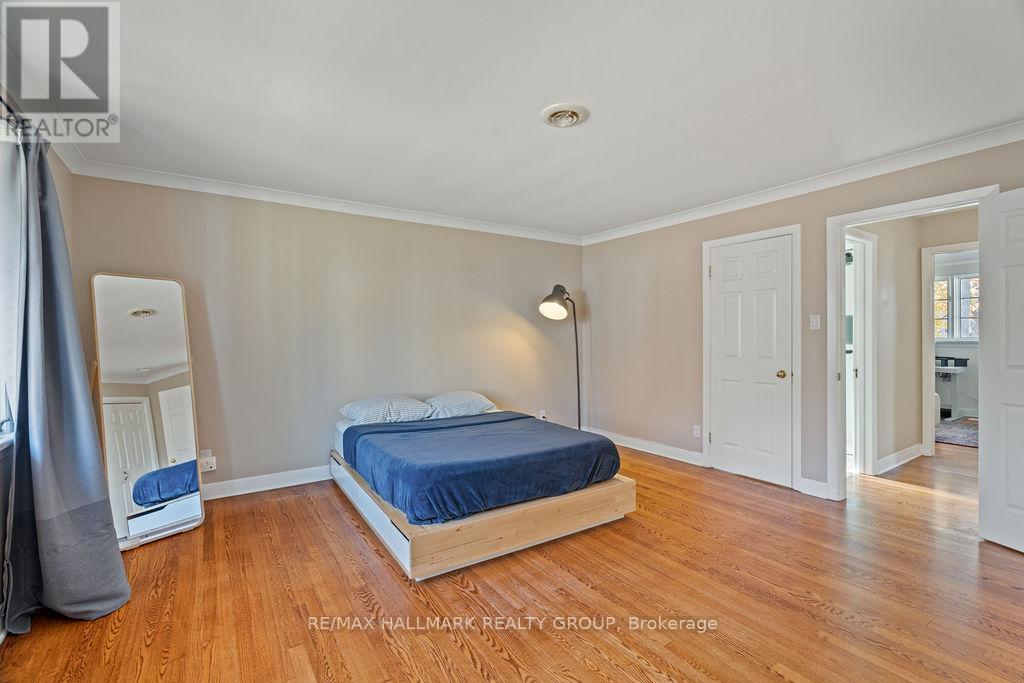 275 Crocus Avenue, Ottawa, ON - Indoor Photo Showing Bedroom