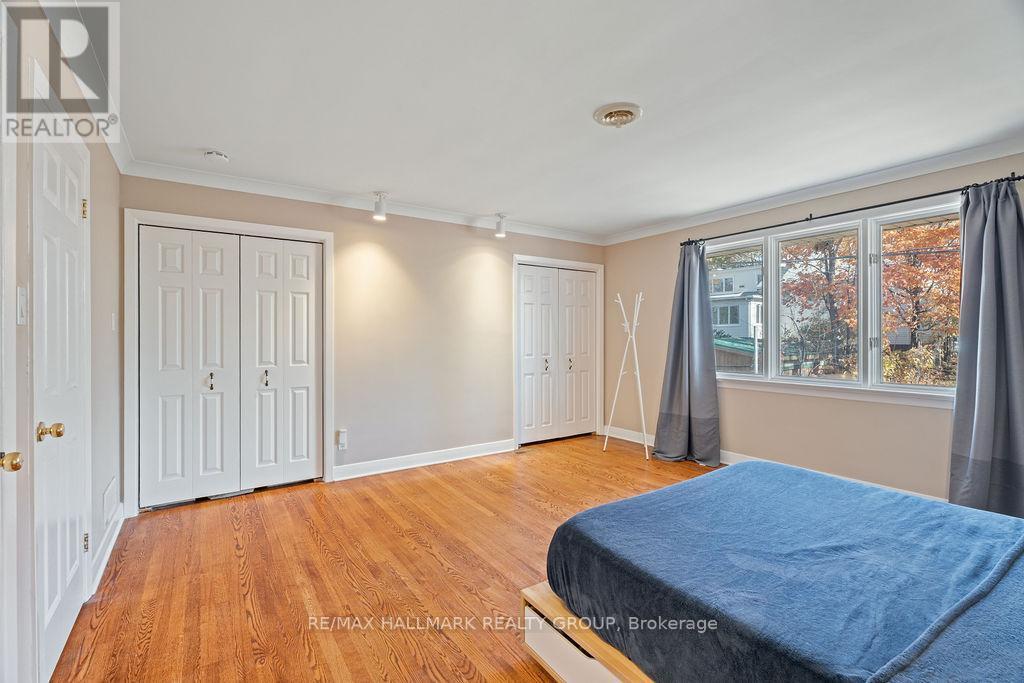 275 Crocus Avenue, Ottawa, ON - Indoor Photo Showing Bedroom