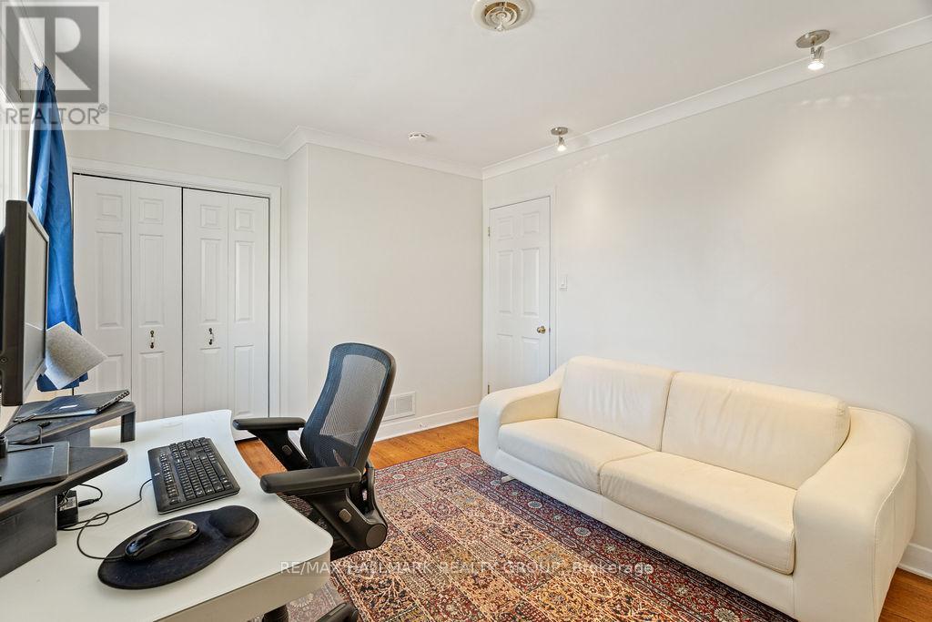 275 Crocus Avenue, Ottawa, ON - Indoor Photo Showing Other Room