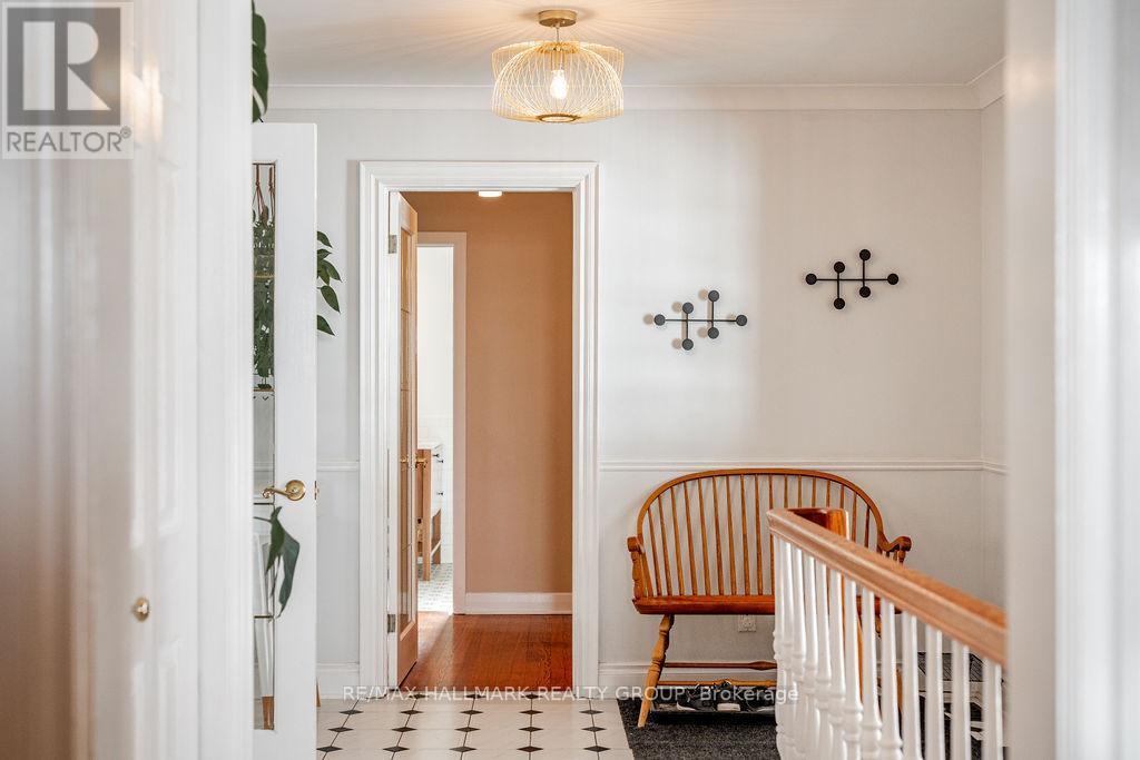 275 Crocus Avenue, Ottawa, ON - Indoor Photo Showing Other Room