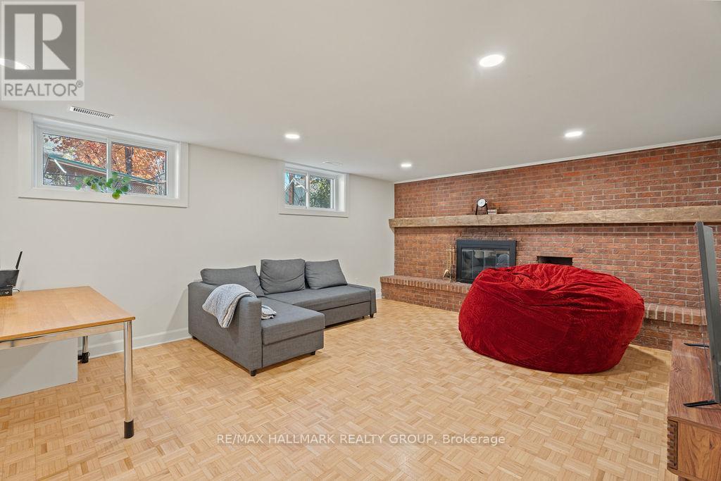 275 Crocus Avenue, Ottawa, ON - Indoor