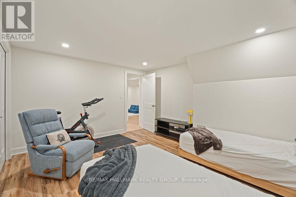 275 Crocus Avenue, Ottawa, ON - Indoor