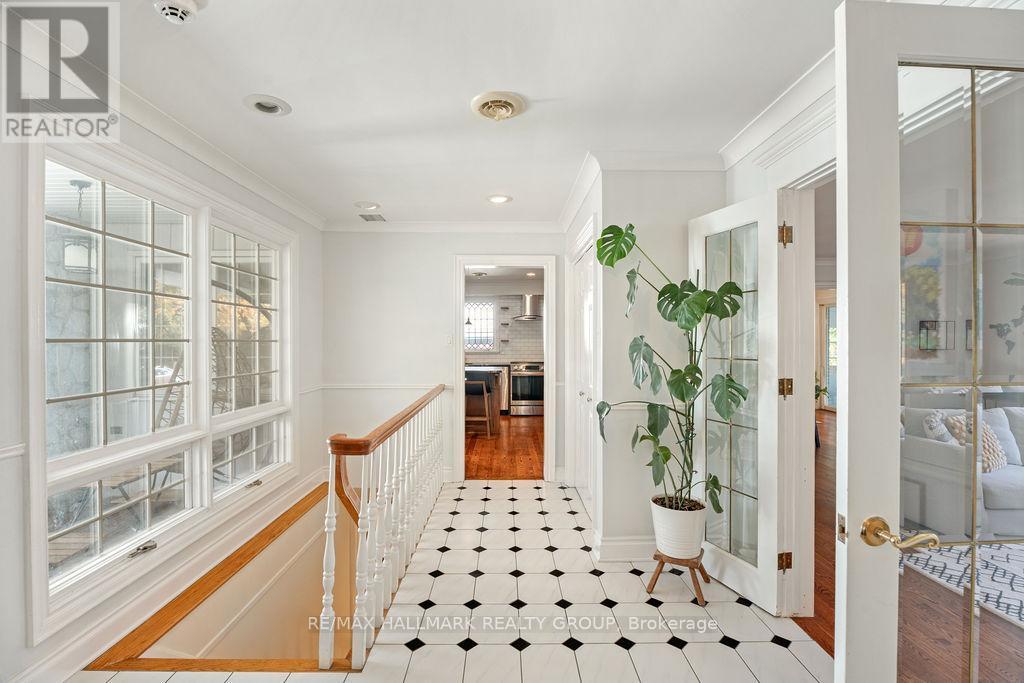 275 Crocus Avenue, Ottawa, ON - Indoor Photo Showing Other Room