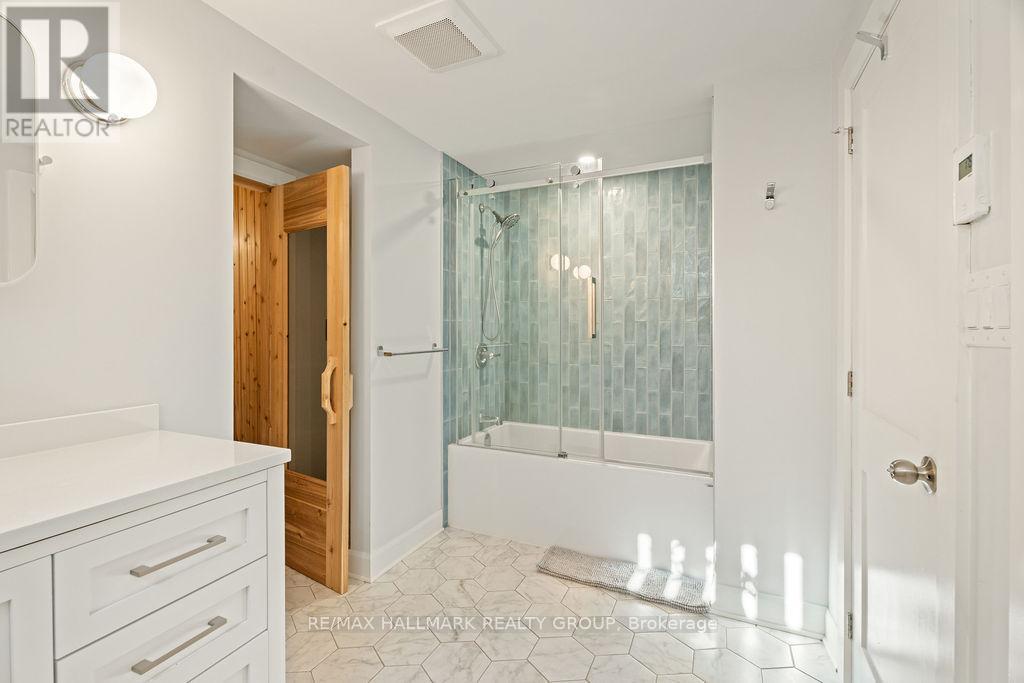 Heated Floors! - 275 Crocus Avenue, Ottawa, ON - Indoor Photo Showing Bathroom