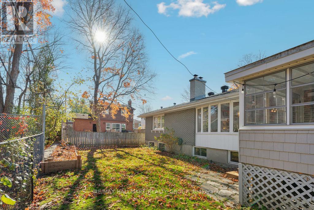 275 Crocus Avenue, Ottawa, ON - Outdoor