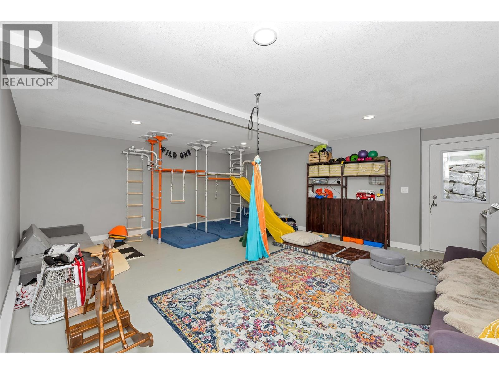 221 Kicking Horse Place, Vernon, BC - Indoor Photo Showing Other Room