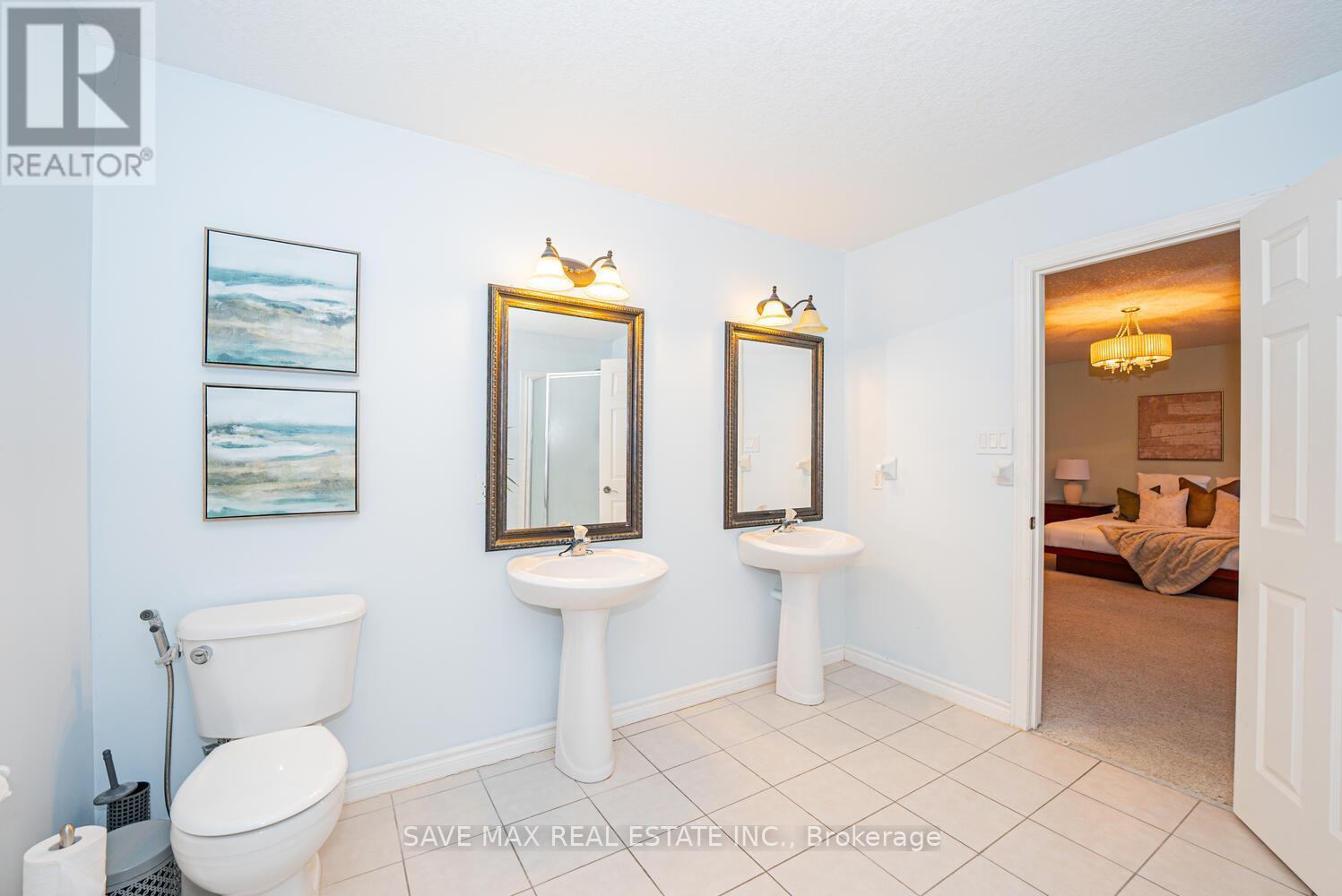 77 Sovereign'S Gate, Barrie, ON - Indoor Photo Showing Bathroom