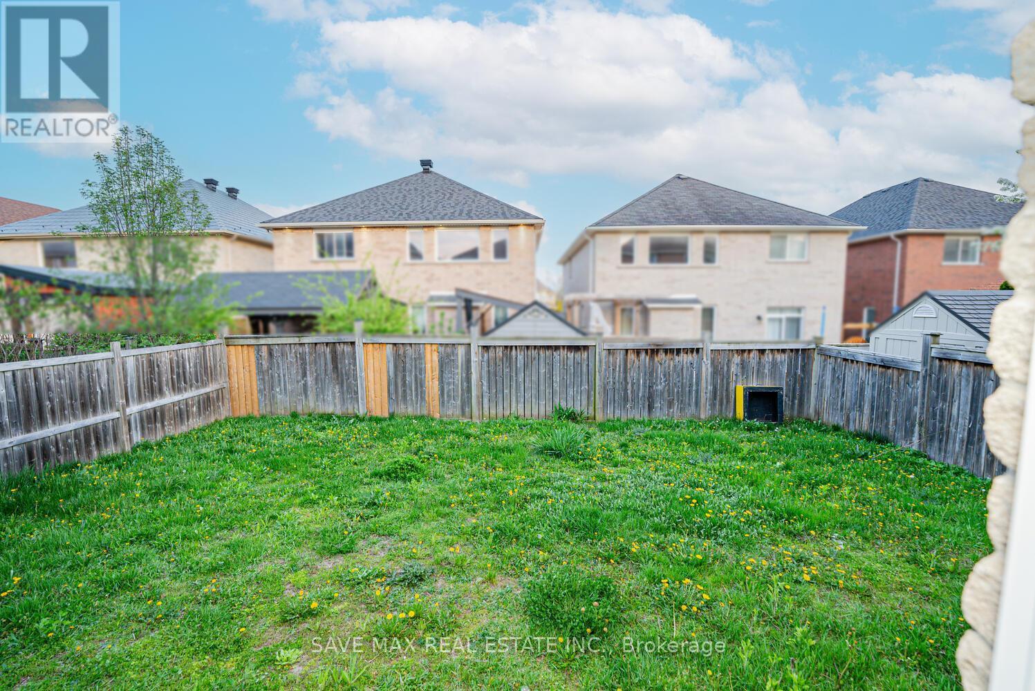 77 Sovereign'S Gate, Barrie, ON - Outdoor