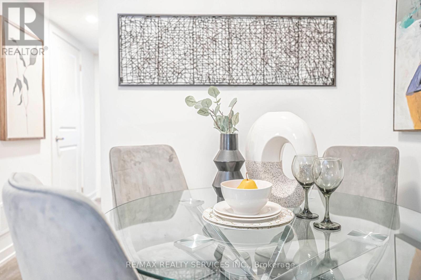 32 - 205 West Oak Trail, Kitchener, ON - Indoor Photo Showing Dining Room