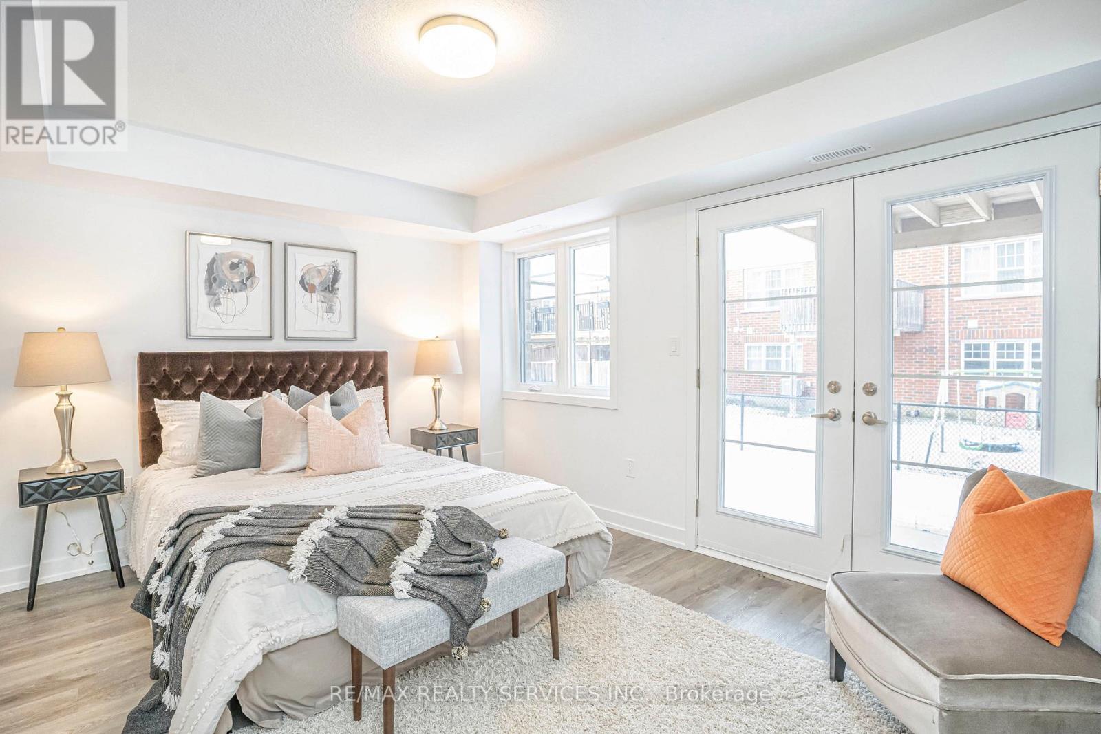 32 - 205 West Oak Trail, Kitchener, ON - Indoor Photo Showing Bedroom
