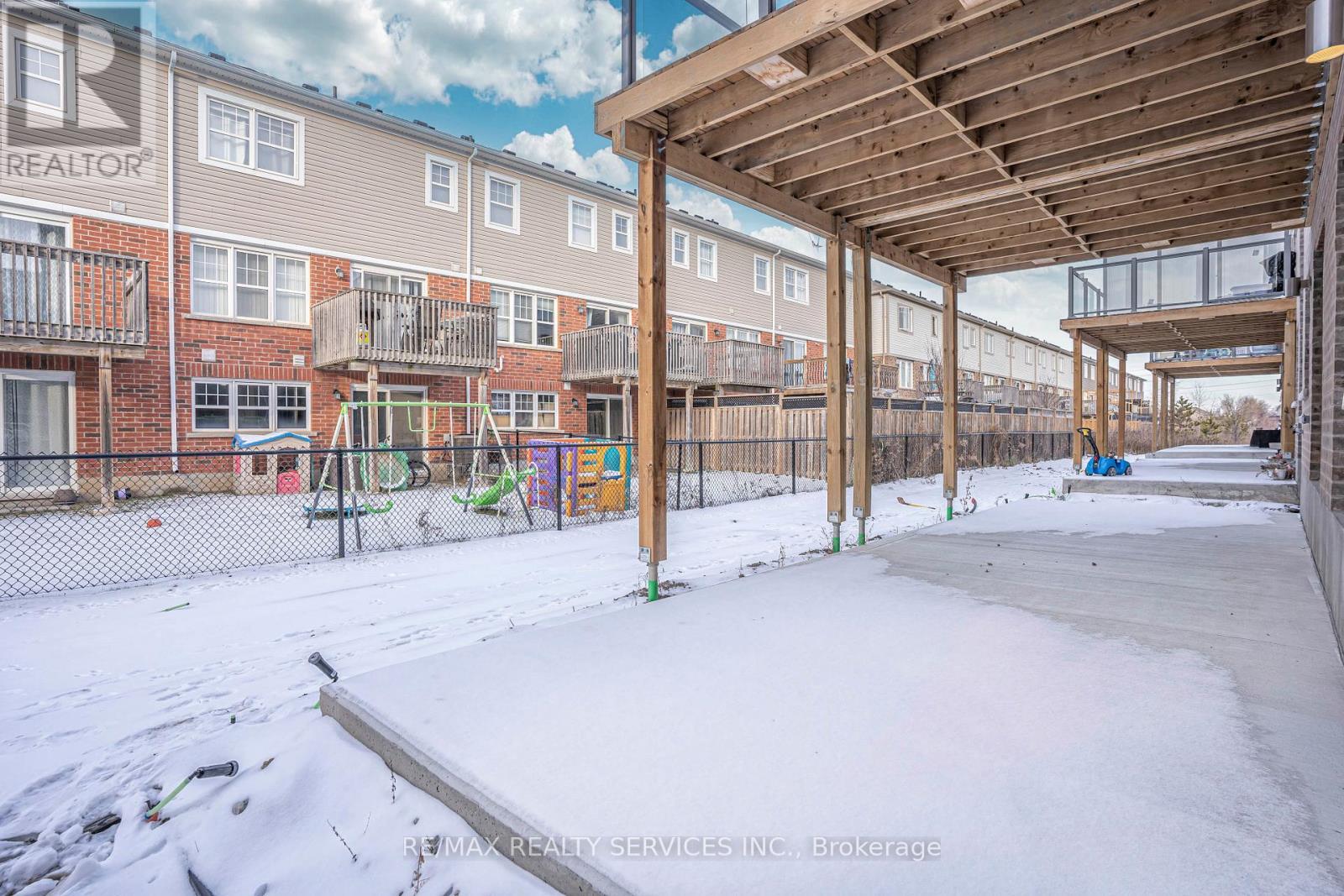 32 - 205 West Oak Trail, Kitchener, ON - Outdoor With Exterior