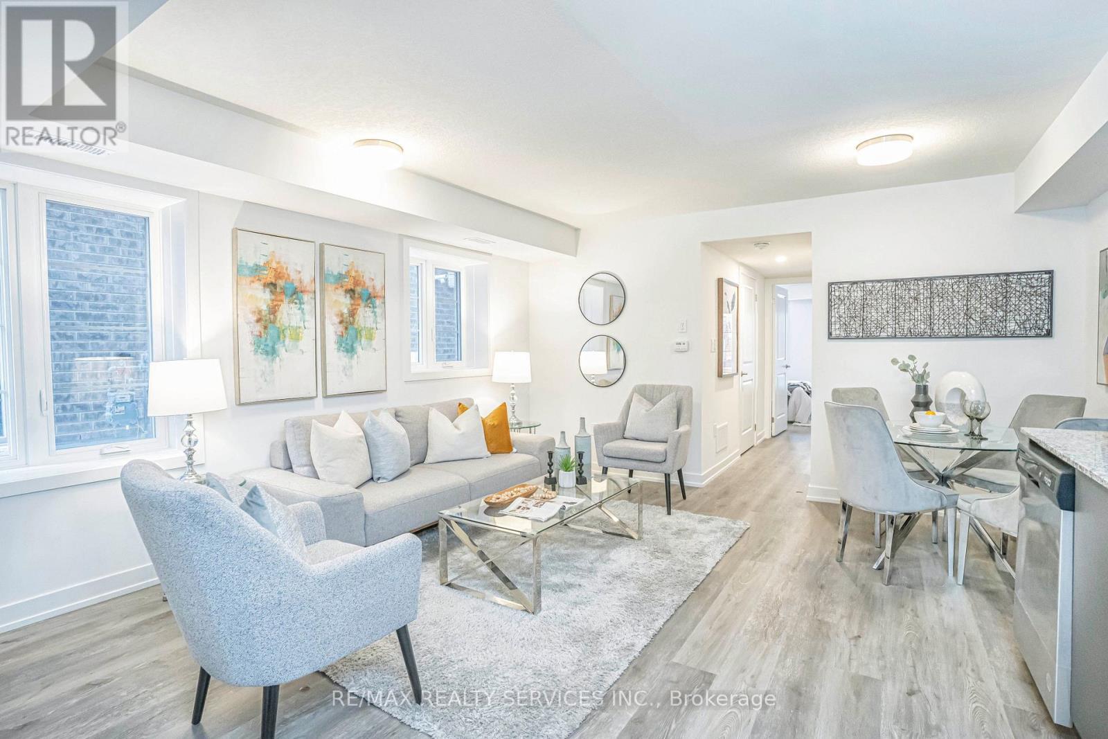 32 - 205 West Oak Trail, Kitchener, ON - Indoor Photo Showing Living Room