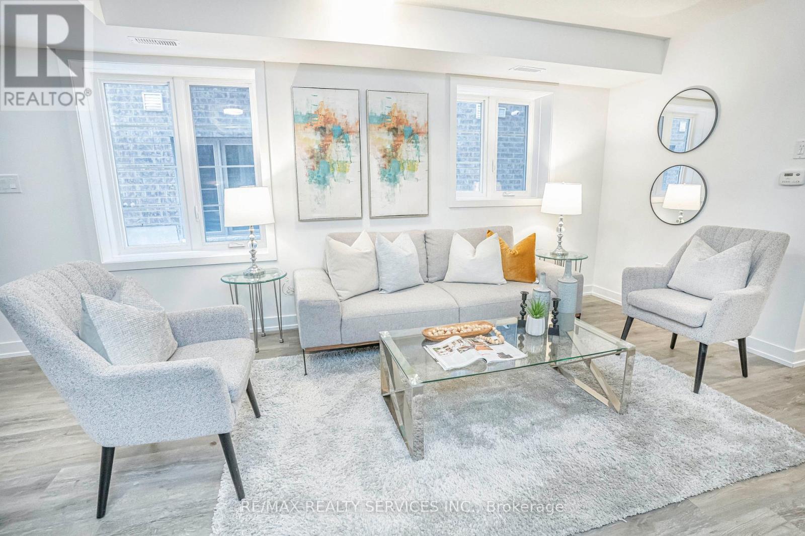 32 - 205 West Oak Trail, Kitchener, ON - Indoor Photo Showing Living Room