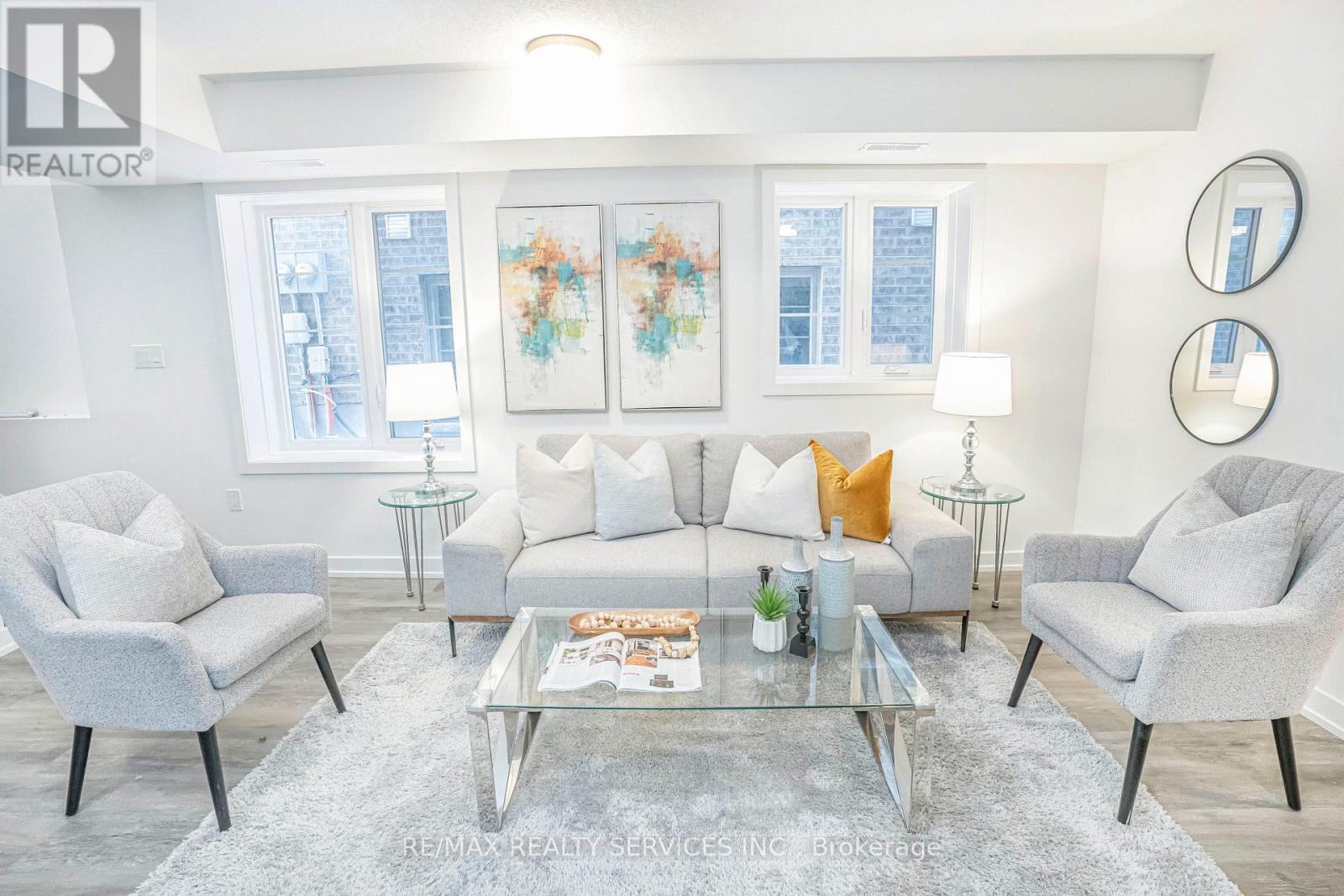 32 - 205 West Oak Trail, Kitchener, ON - Indoor Photo Showing Living Room