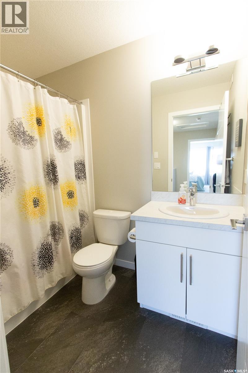3913 James Hill Road, Regina, SK - Indoor Photo Showing Bathroom