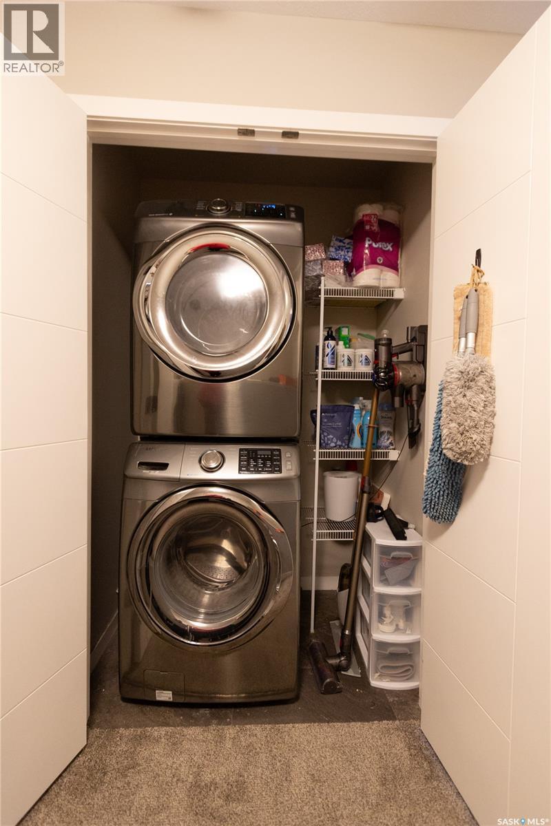 3913 James Hill Road, Regina, SK - Indoor Photo Showing Laundry Room