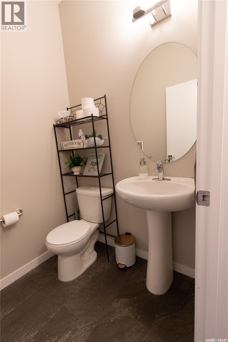 3913 James Hill Road, Regina, SK - Indoor Photo Showing Bathroom